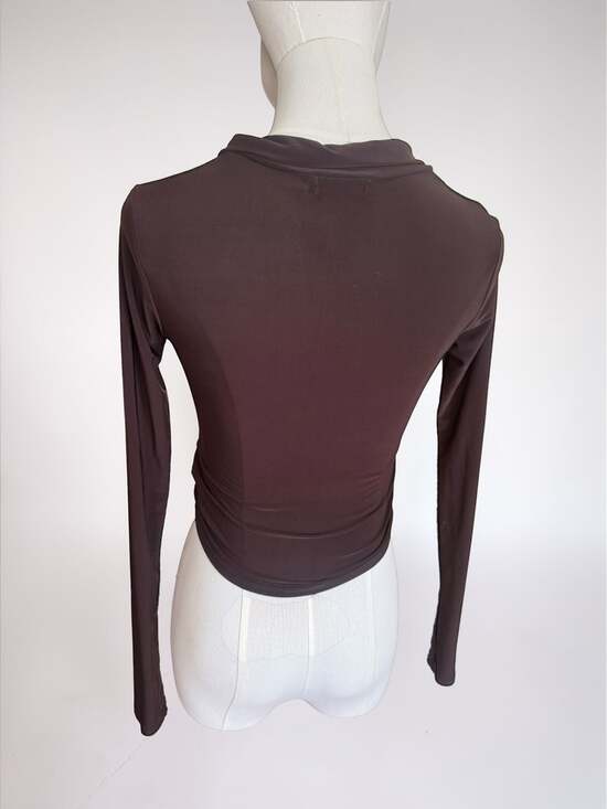 PrettyLittleThing - Picture 3 of 5